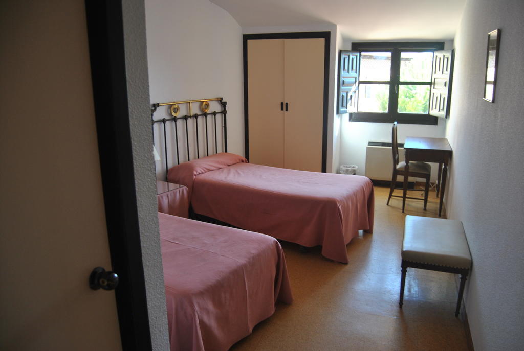 El Meson De Castrojeriz Hotel Room photo